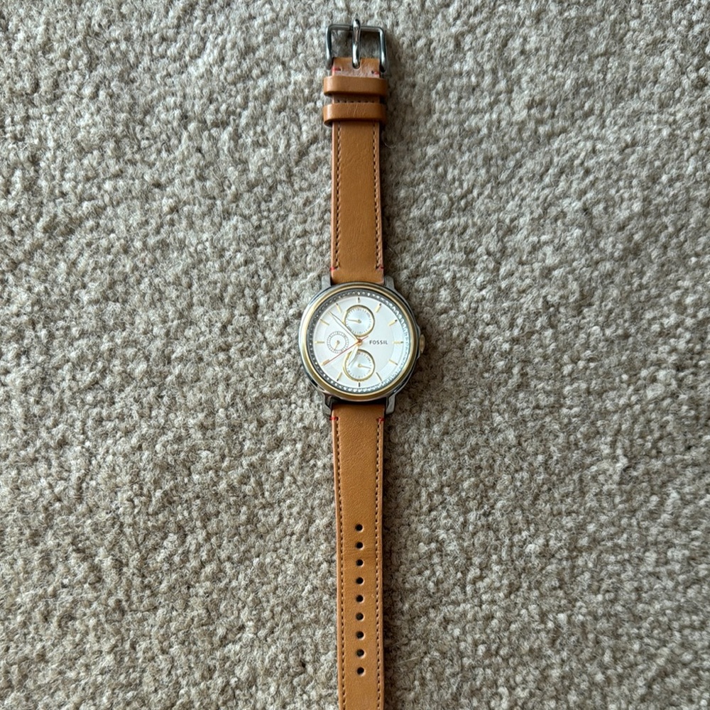 Fossil Women's Chelsey ES3523 Silver Leather Quartz Watch